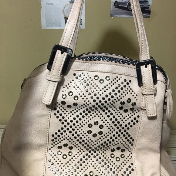 Urban Expressions handbag. - Picture 3 of 5